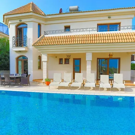 Dioni Villa *