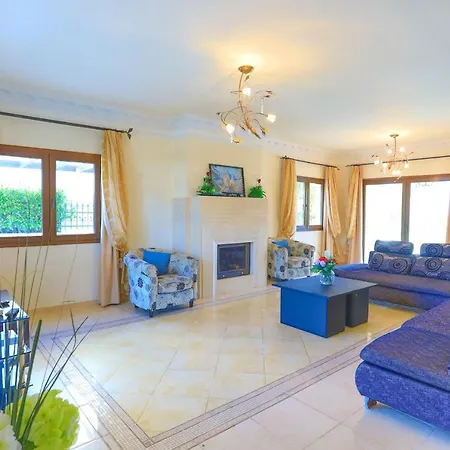 Dioni Villa Paralimni