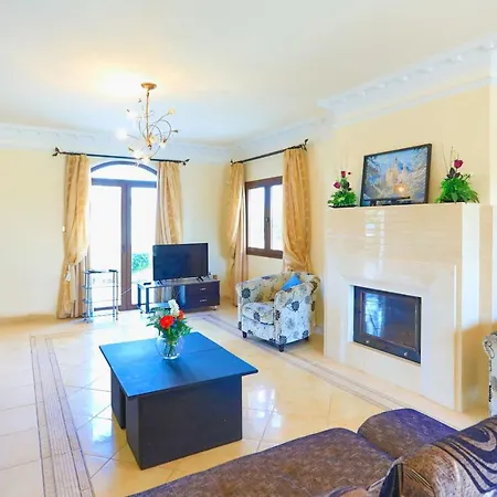 Villa Dioni *